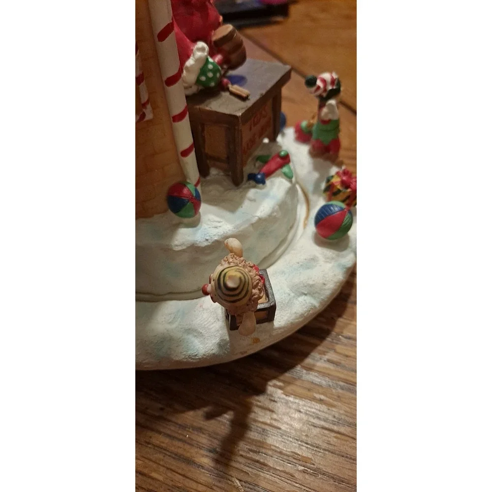 Home Interiors Santa's Workshop Rotating Musical Music Box Christmas‎ Decor